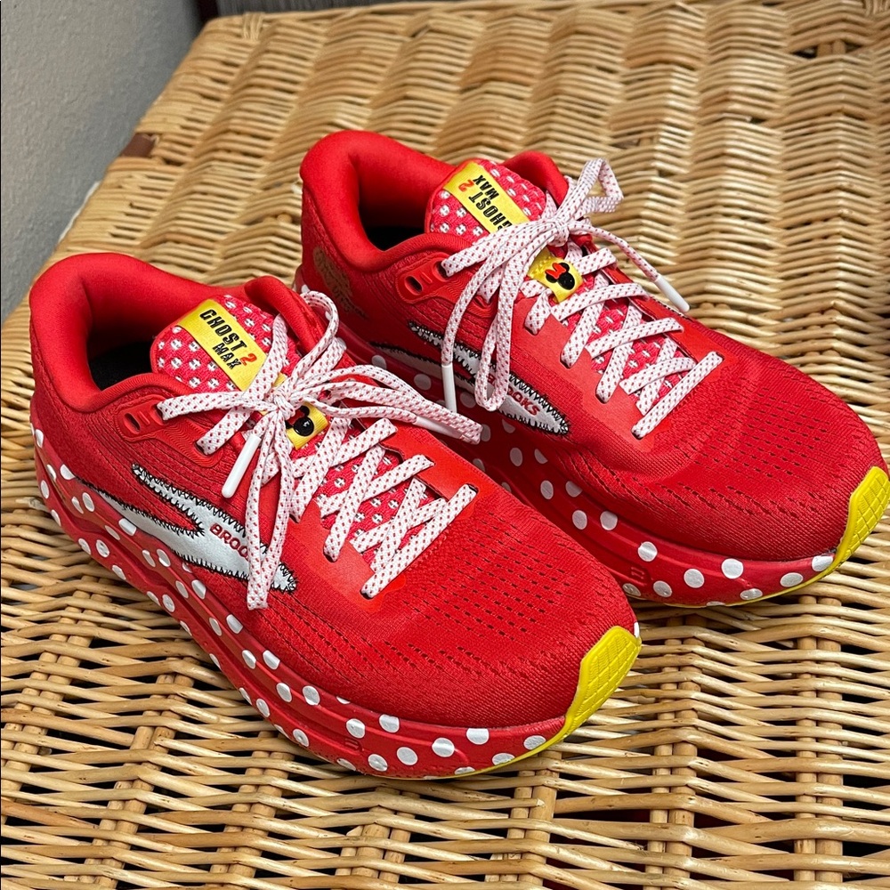 Brooks Run Disney Ghost 2 max Minnie Mouse 7.5